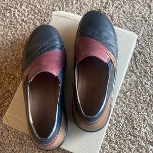 Women’s casual/work shoes. Worn once . Narrow width . Mint condition